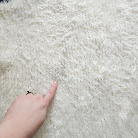 1 STATE XL White EYELASH Mock Neck SHAGGY Black WHIPSTITCH Cropped Sweater - Picture 10 of 10